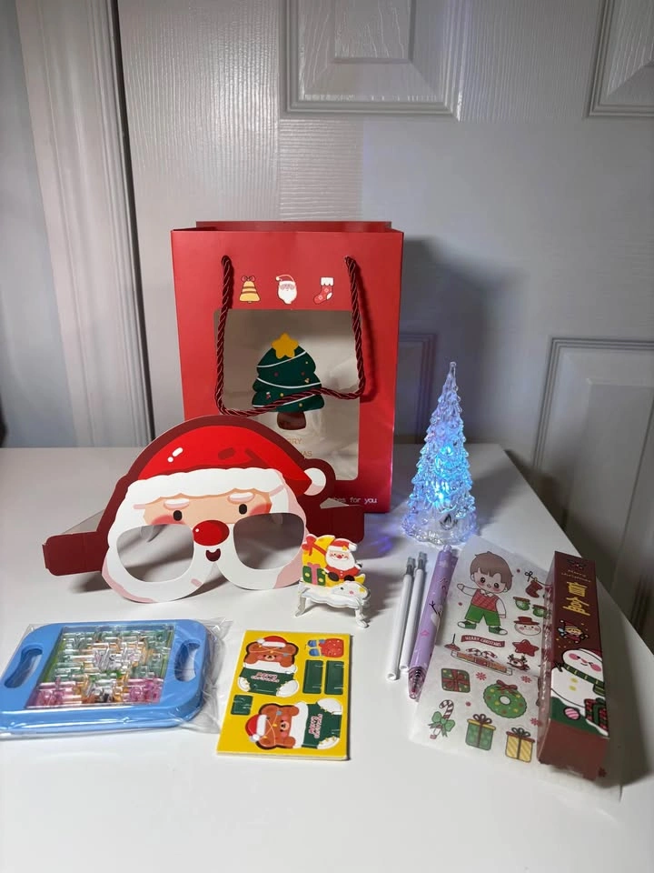 Christmas Gift Bag Sets with Stationery and Toys - photo 2