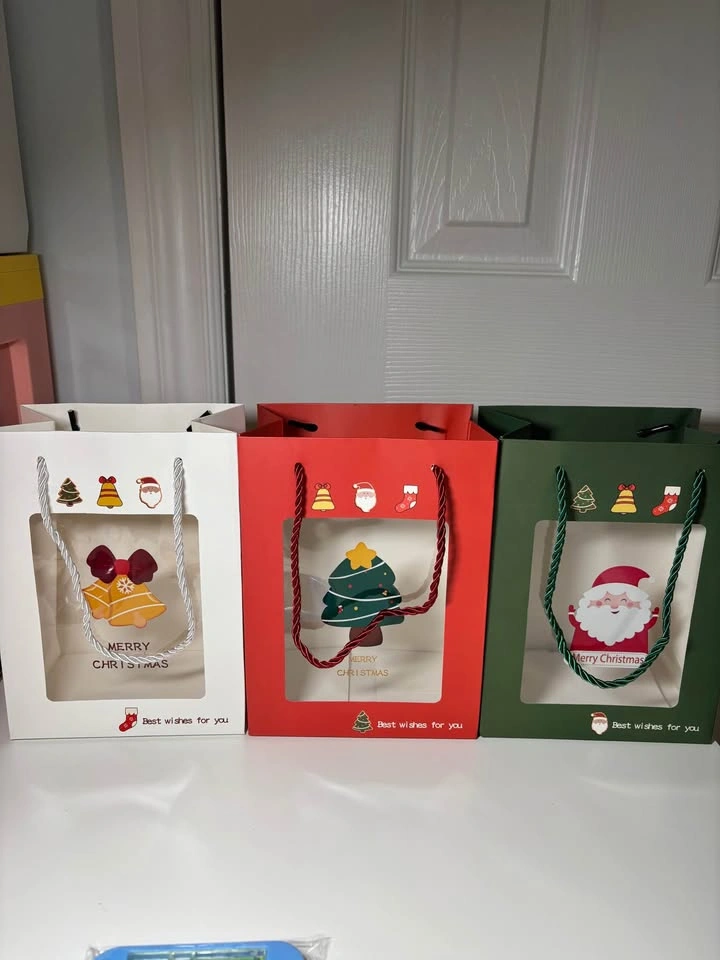 Christmas Gift Bag Sets with Stationery and Toys - photo 4