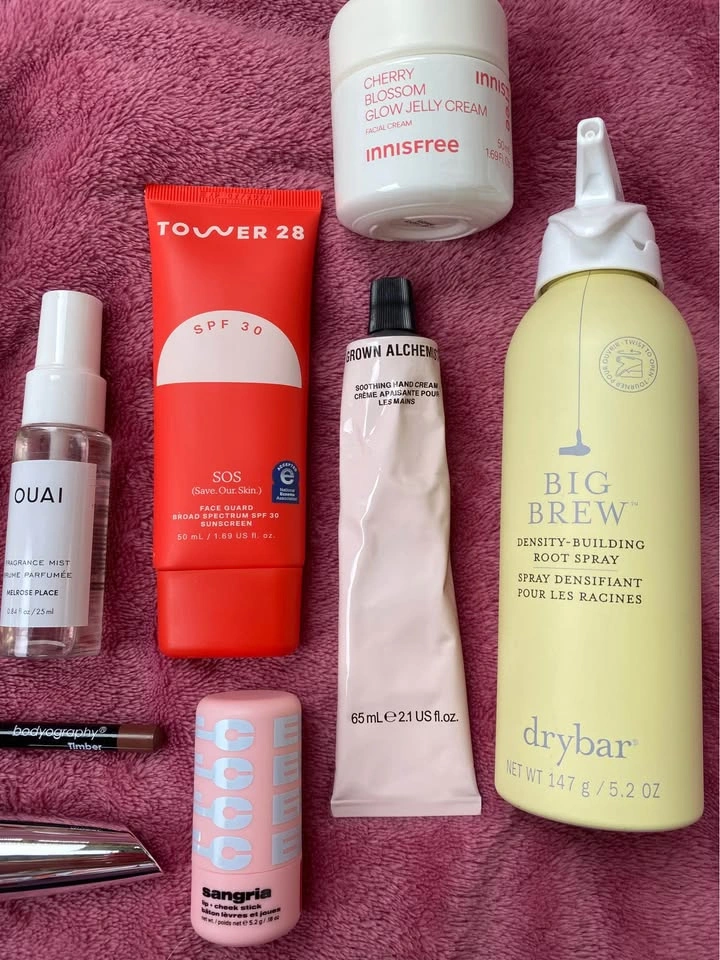 Makeup and skincare items - photo 4