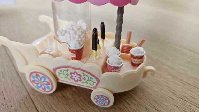 Sylvanian Families Popcorn Stand - photo 2