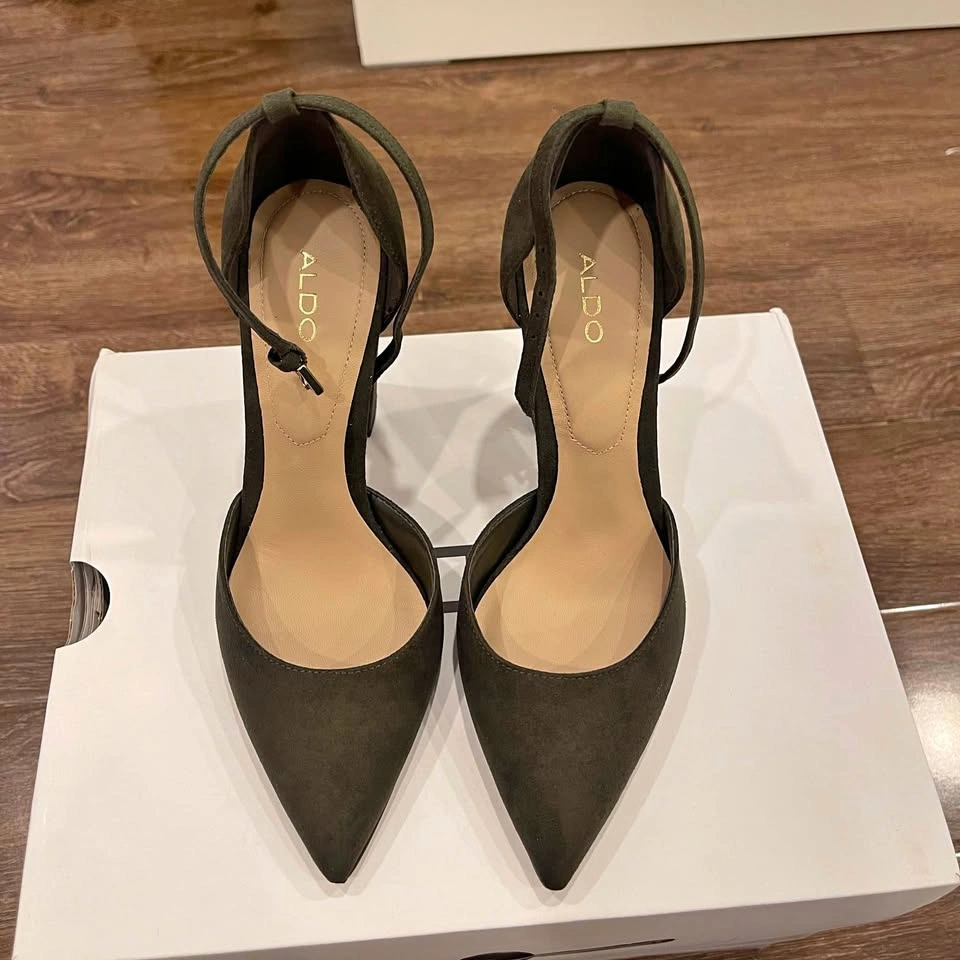 BRAND NEW ALDO HEELS