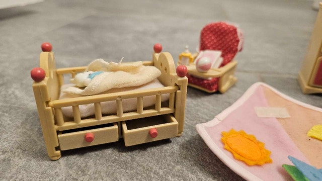 Sylvanian Families Baby Room Set - photo 2