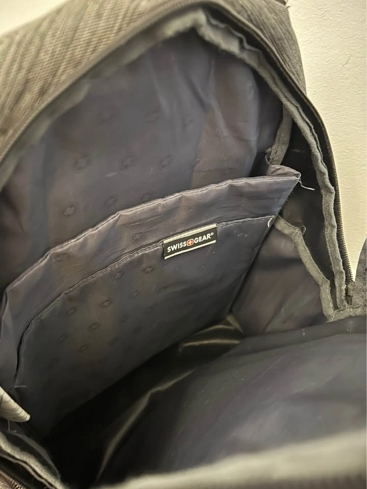 Swiss Gear Backpack with Laptop sleeve - photo 5