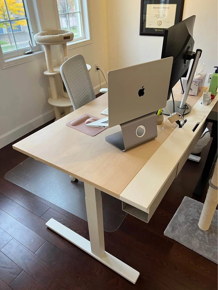 Adjustable height desk with built in cable management | IKEA Mit - photo 2