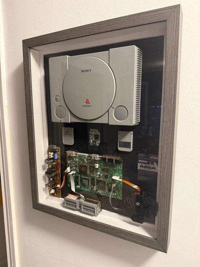 PlayStation 1 shadow box art