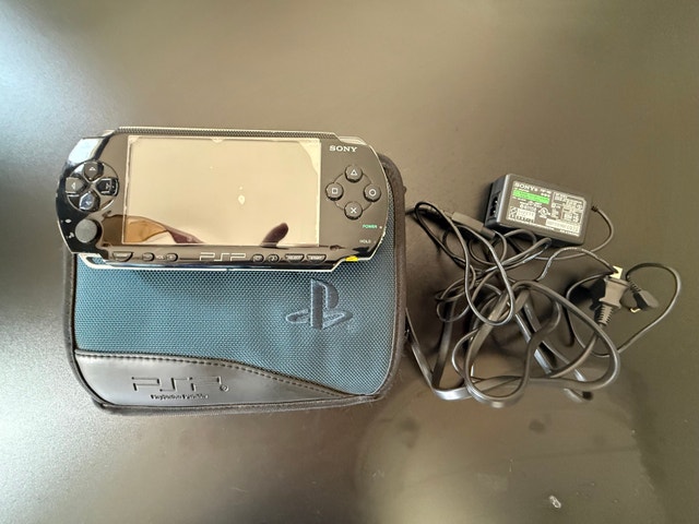 PSP Console and games - photo 4