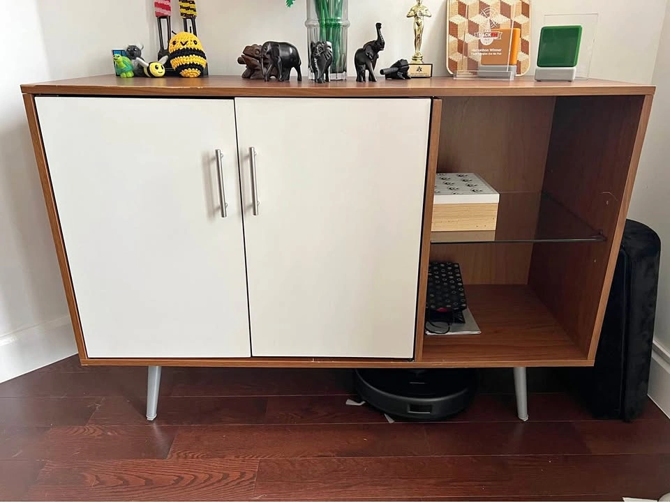 Mid century 2-door sideboard/cabinet/TV stand