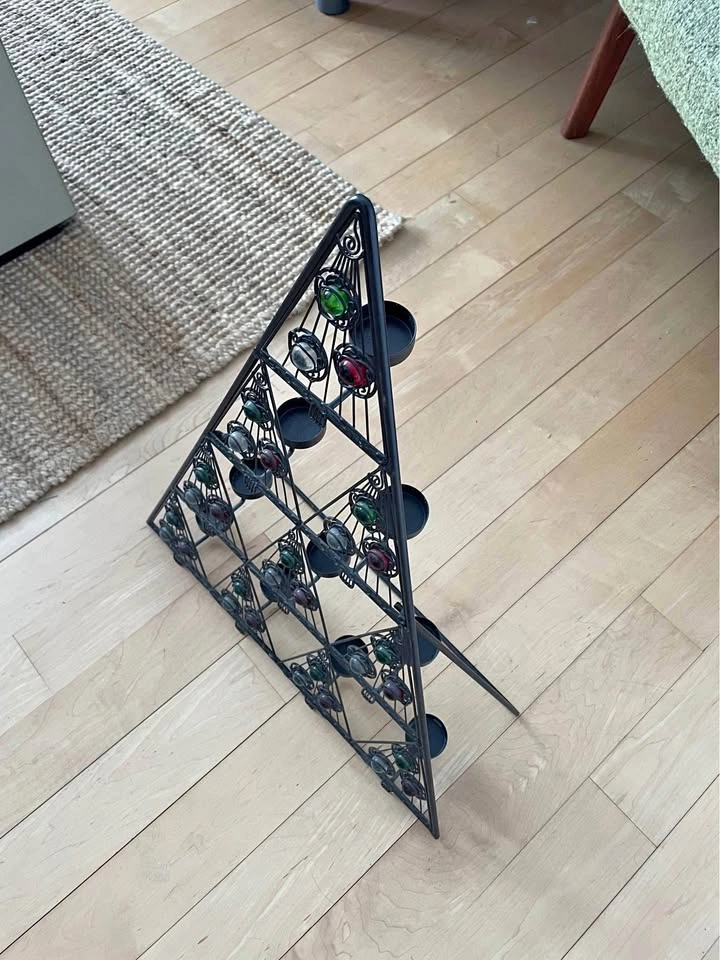 Pretty 2 ft tall tealight Christmas tree stand
