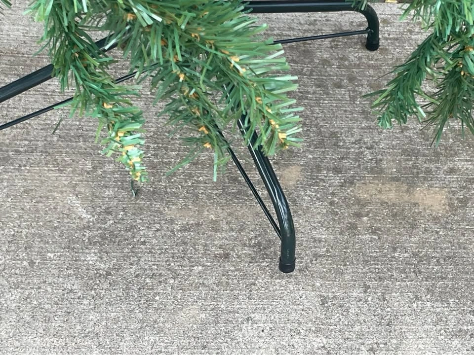 6ft Artificial Christmas Tree with Metal Stand - photo 3