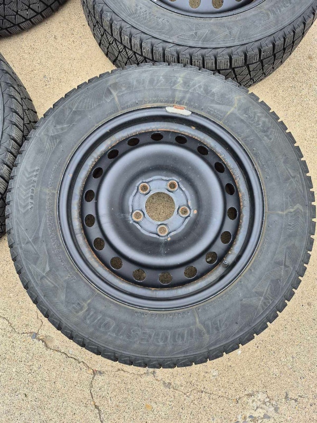 4 Bridgestone Blizzak Winter Tires With Rims - photo 4