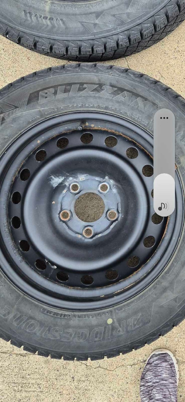 4 Bridgestone Blizzak Winter Tires With Rims - photo 5