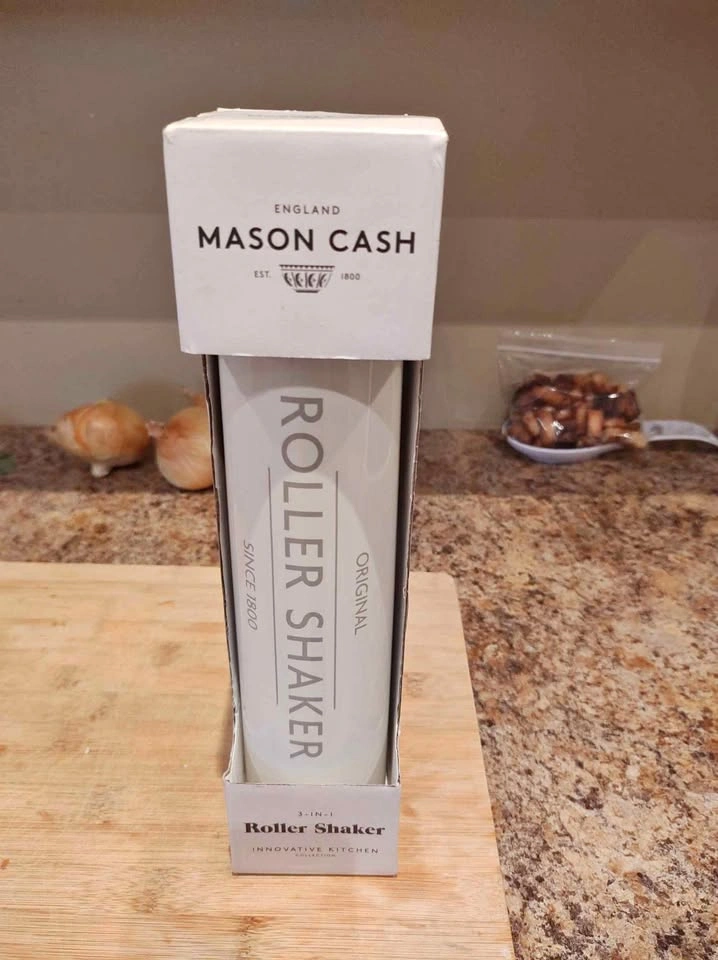 Mason Cash 3-in-1 Baker’s Pottery Roller Shaker