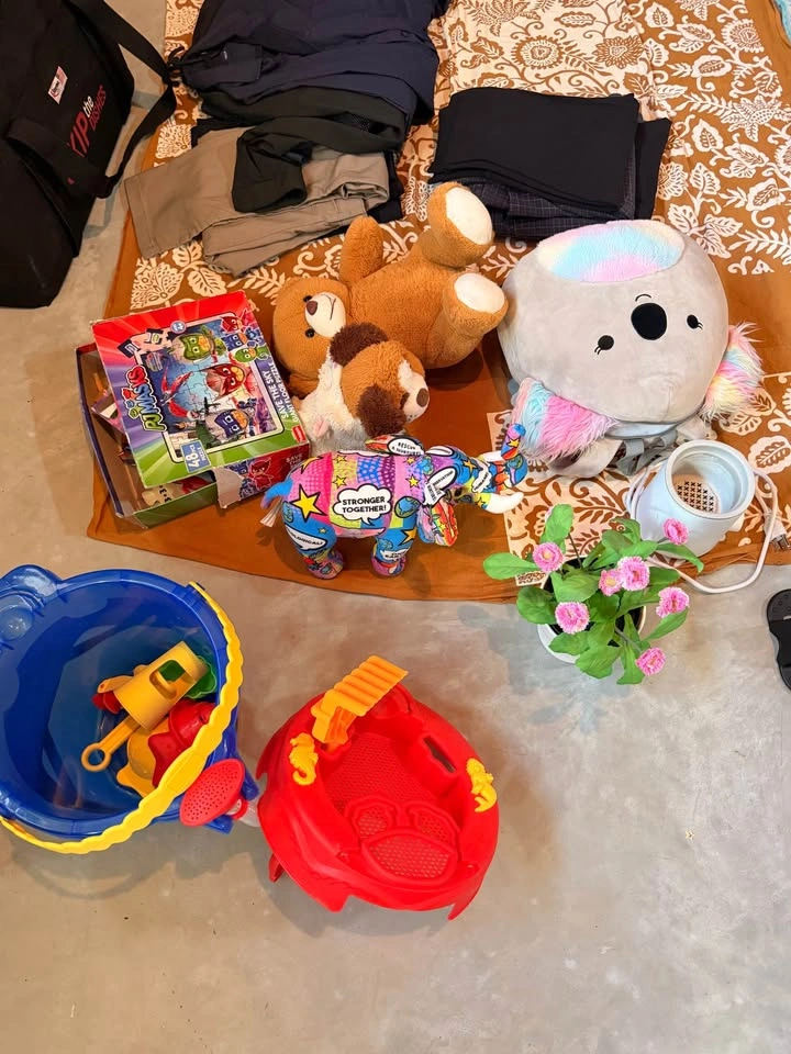 GARAGE SALE – EVERYTHING $1–$10! - photo 4