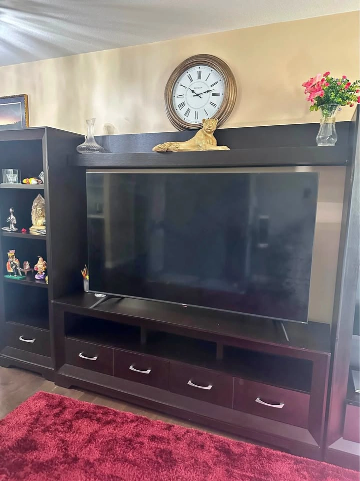 Tv stand with 2 piers and bridge