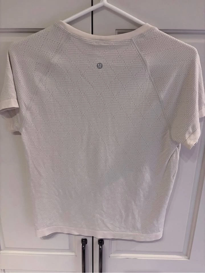 Lululemon Swiftly Perforated Seamless Short Sleeve Shirt Size 10 - photo 4