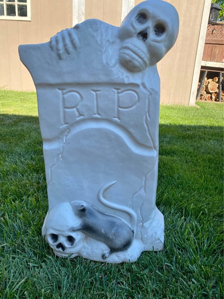 Vintage Blow Mold Tombstone Skeleton Rats RIP Halloween Lighted