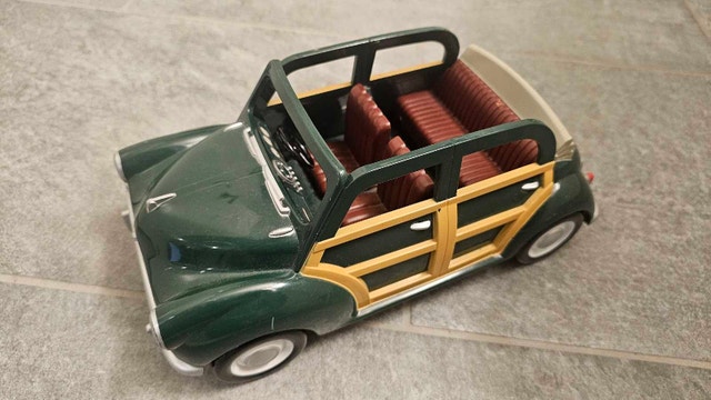 Sylvanian Families Family Car