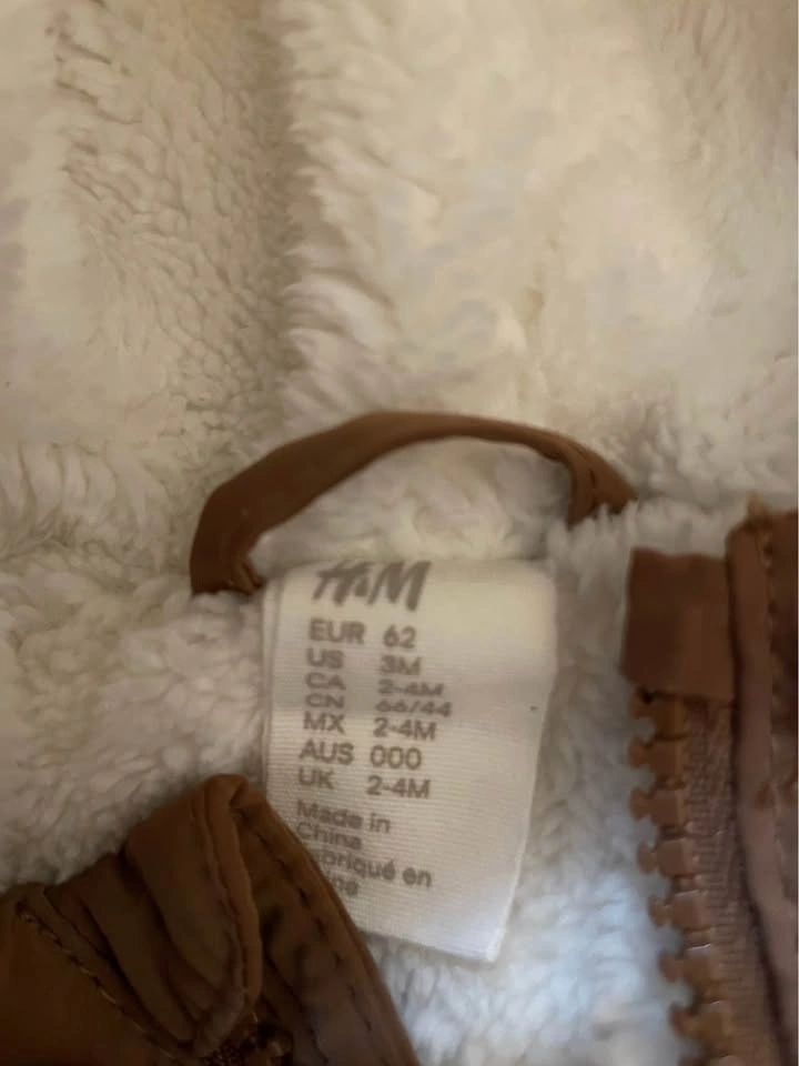 2-4 months Baby H&M Padded Hooded Bunting Suit - photo 2