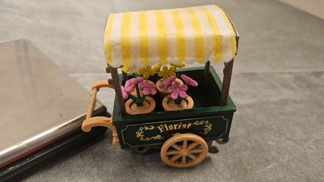 Sylvanian Families Flower Cart 3306