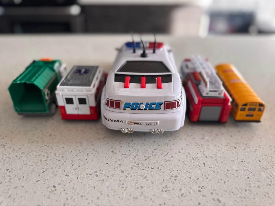 Toy Emergency and Service Vehicle Set - photo 2