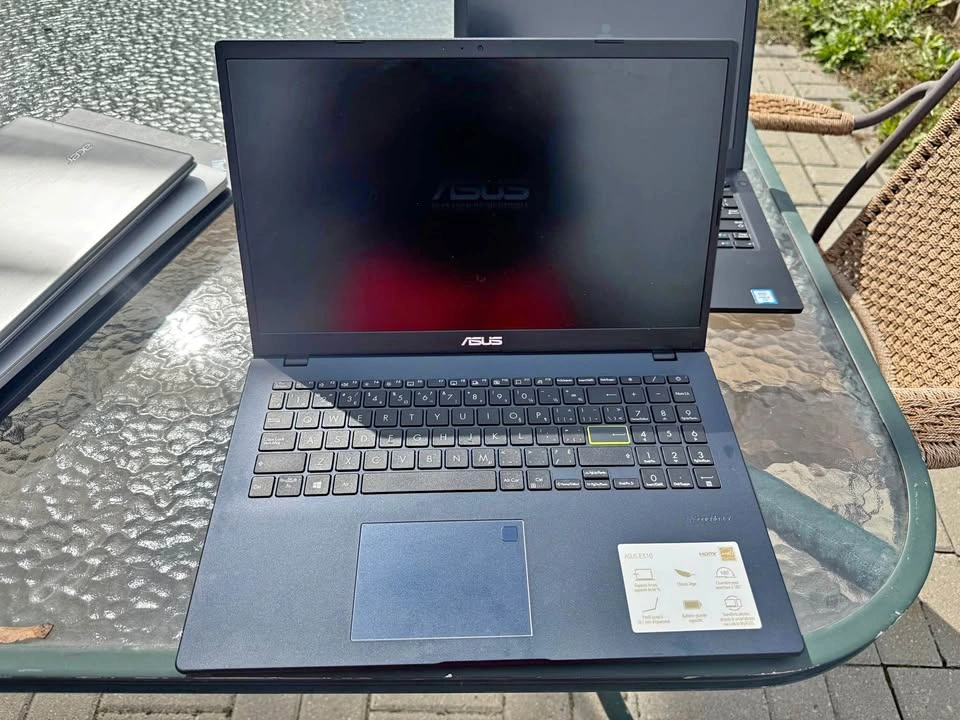 ASUS VivoBook E510MA Laptop