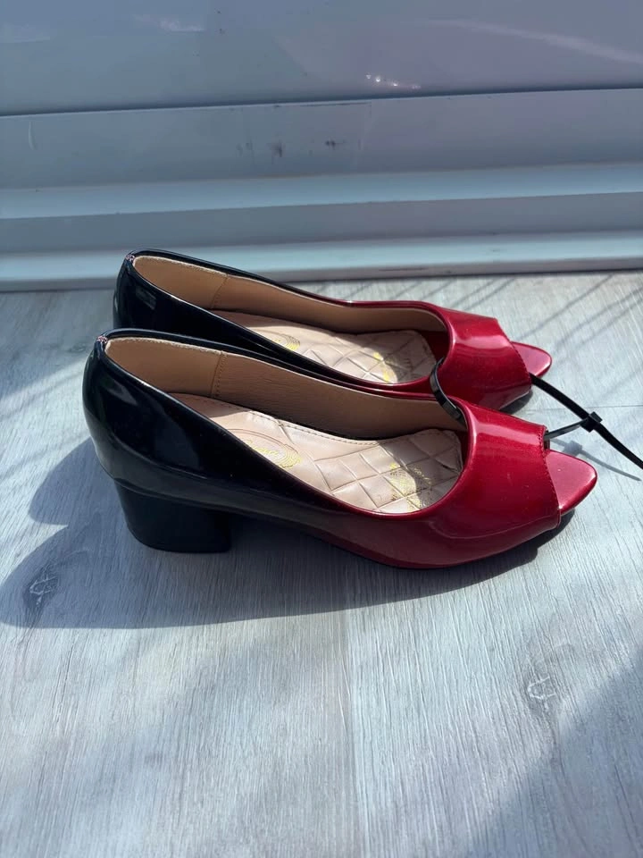 Luna Ombre Red and Black Peep Toe Block Heels - photo 2