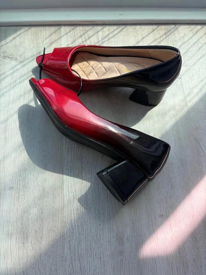 Luna Ombre Red and Black Peep Toe Block Heels - photo 4