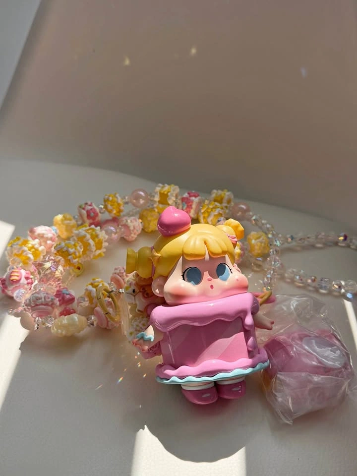 Brand New! Cute One-of-a-Kind QOQO Crossbody Phone Clip
