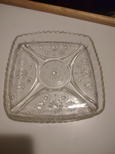 Vintage Clear Pressed Glass Daisy Floral Square Serving Platter - photo 2