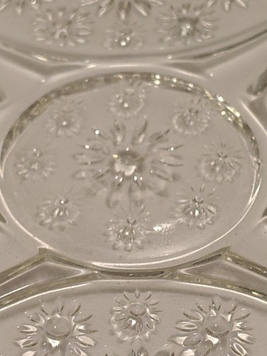 Vintage Clear Pressed Glass Daisy Floral Square Serving Platter - photo 3