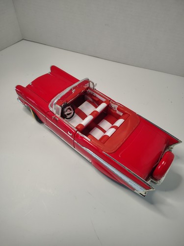 1/18 1957 Chevy Belair by Yatming/Road Signature - Flawed - photo 3