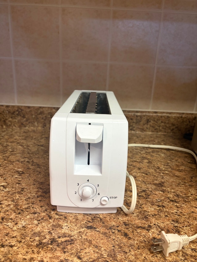White 4-Slice Toaster