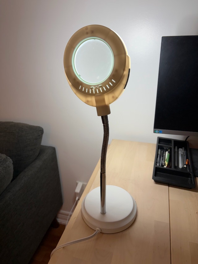 LED Magnifying Desk Lamp with Gooseneck - photo 2