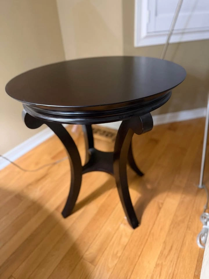 Round Dark Brown Solid Wood Accent Table - photo 2