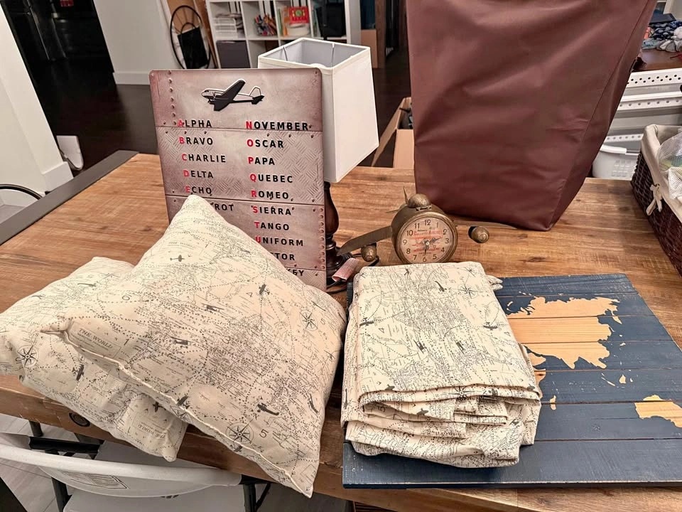 Aviation and Map Themed Room Decor Set