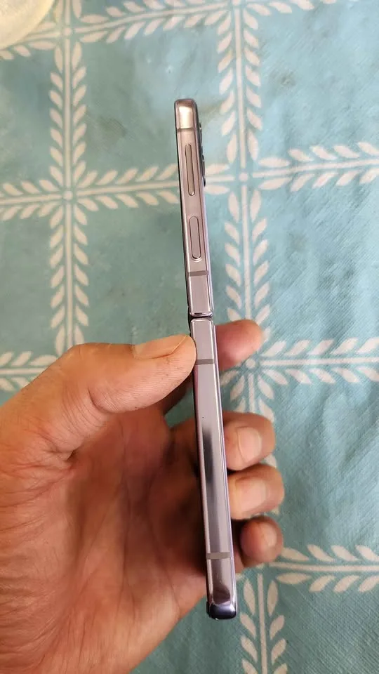 Galaxy Flip4 image indicator(2)