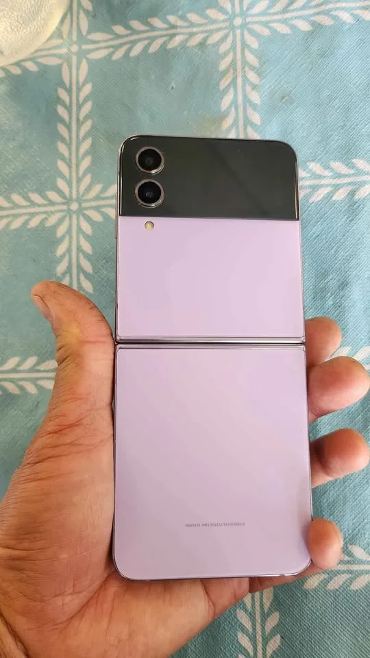 Galaxy Flip4 image indicator(3)