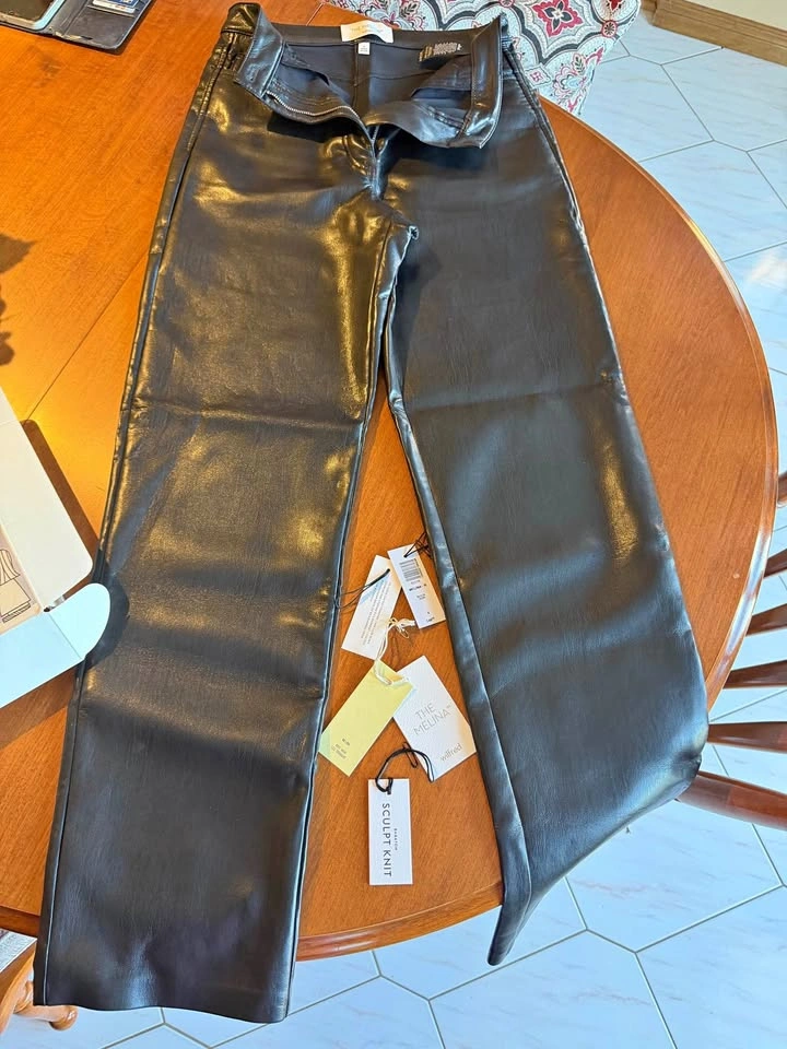 Aritzia Wilfred The Melina™ Vegan Leather Pants – Black – Size 6