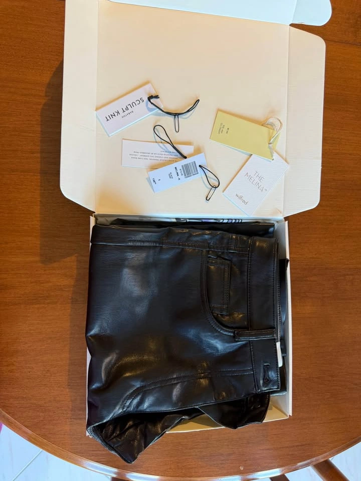 Aritzia Wilfred The Melina™ Vegan Leather Pants – Black – Size 6 - photo 5