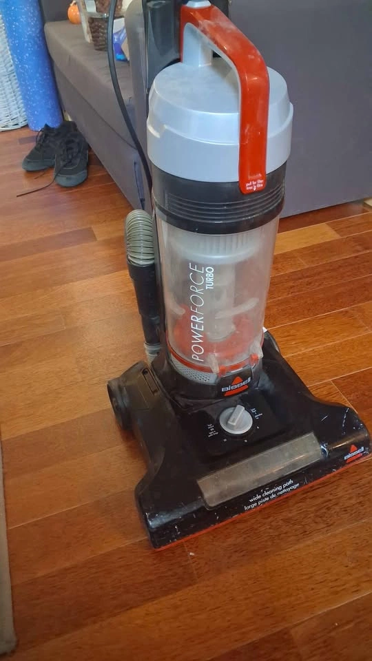 Bissell PowerForce Turbo Vacuum - photo 2
