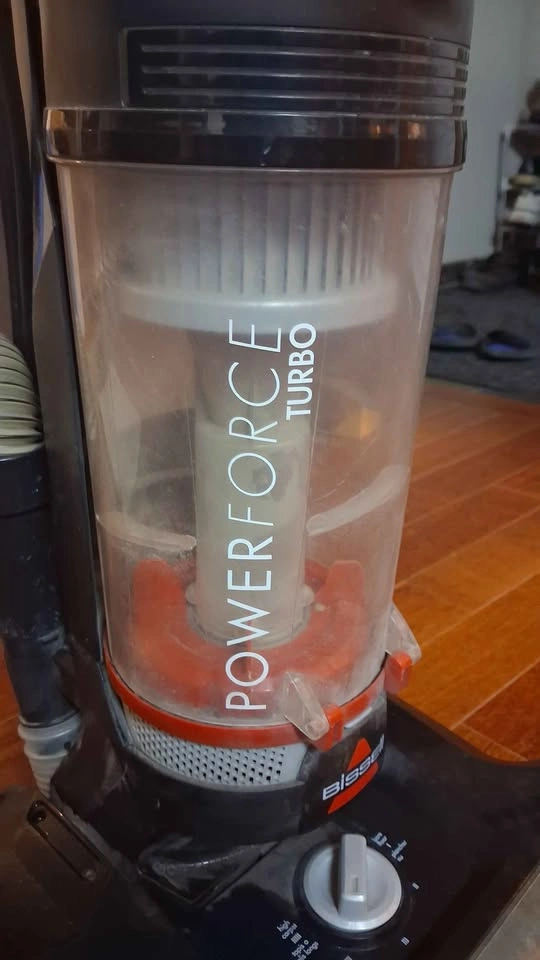 Bissell PowerForce Turbo Vacuum - photo 3