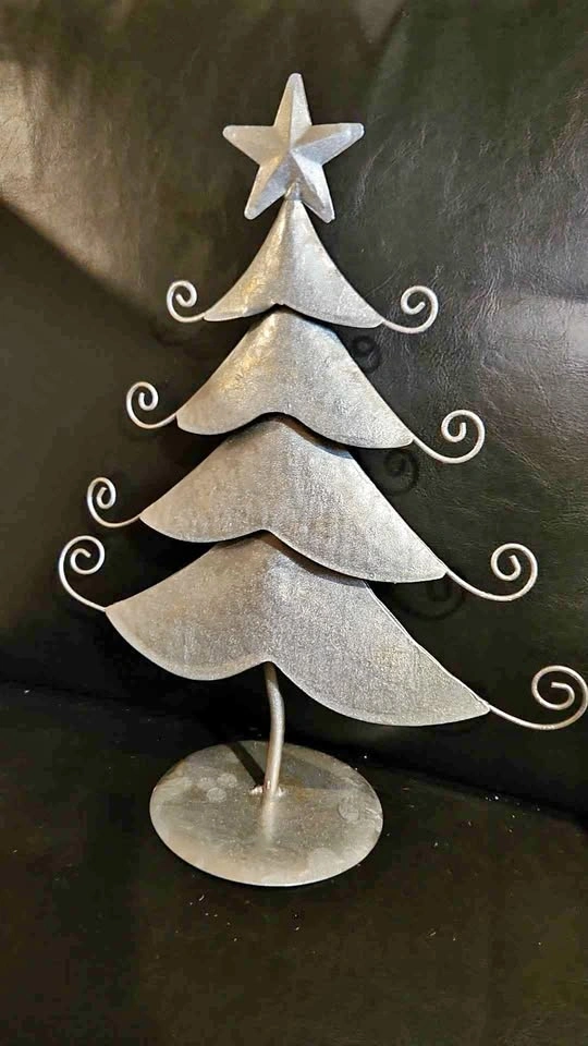 Set of 4 Metal Scrollwork Christmas Tree Decor
