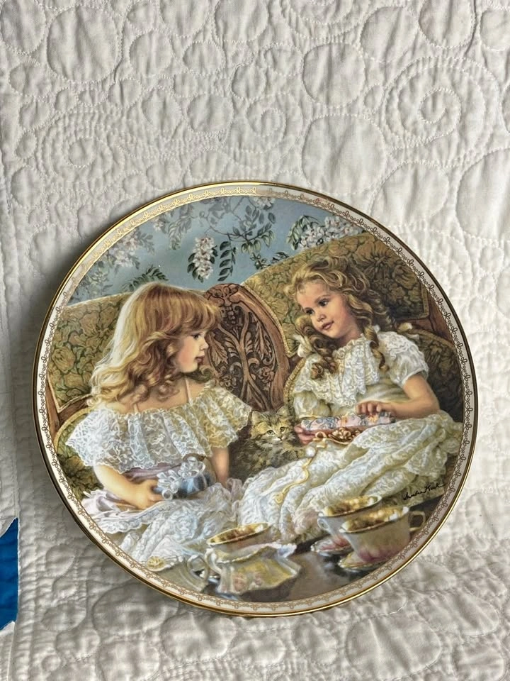 Sandra Kuck "Best Friends" Collector Plate – Reco, 1993