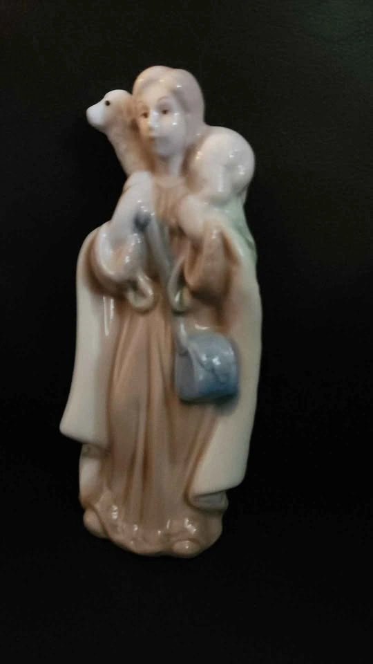 Vintage Porcelain Nativity Figurines Set - photo 2