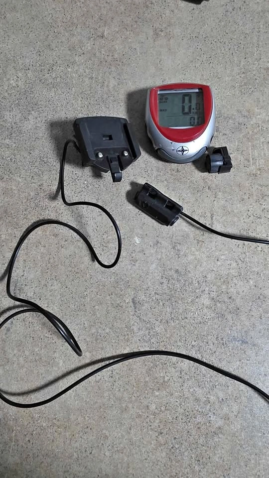 Schwinn Wired Bike Computer / Speedometer (Working)