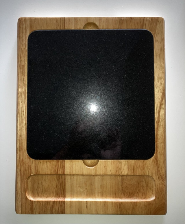 Cutting Board with Quartz