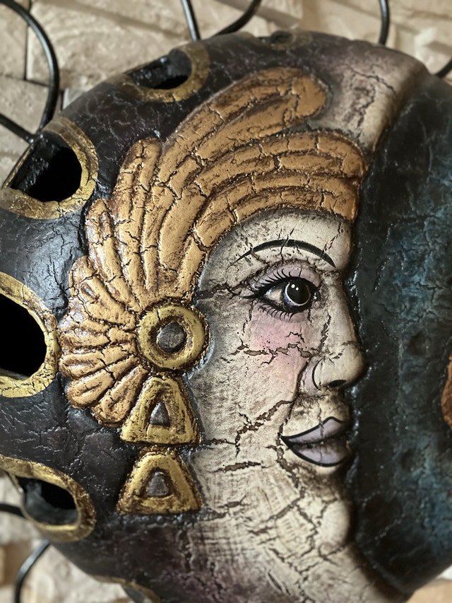 Gorgeous Sun Moon Sculpture - photo 4