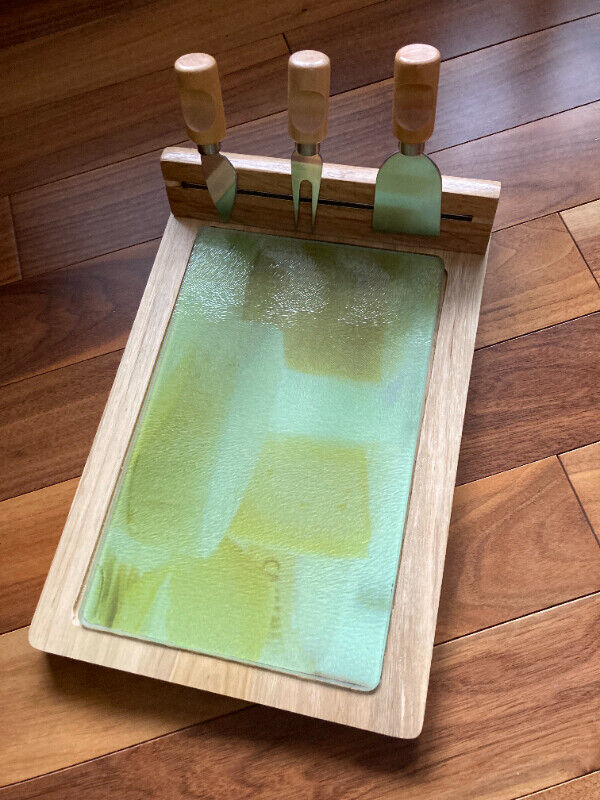 NEW Cheeseboard with Utensils and Magnet Strip