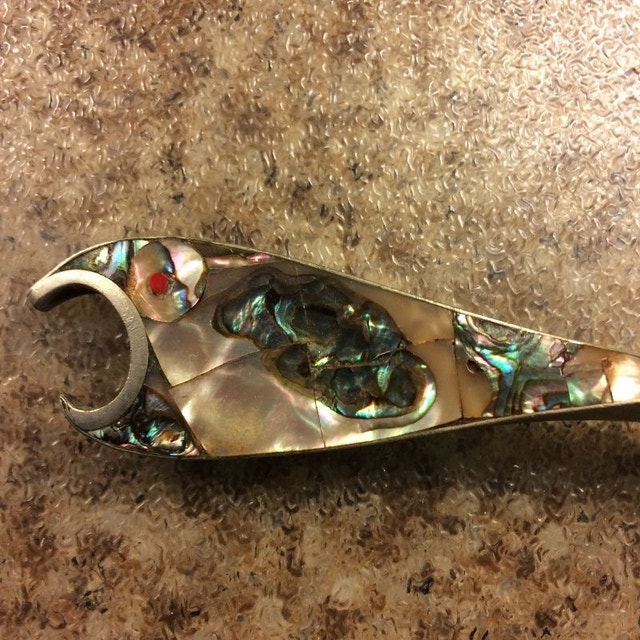 Rare Vintage Mother of Pearl Fish Bottle Opener Figurine Mexico - photo 2