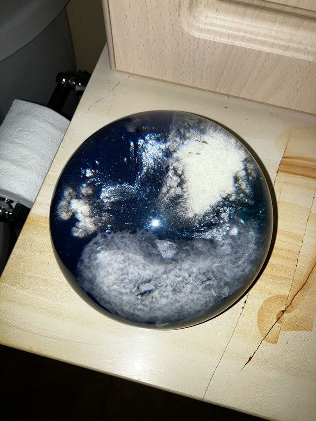 Extra large glow in the dark paperweight - photo 3